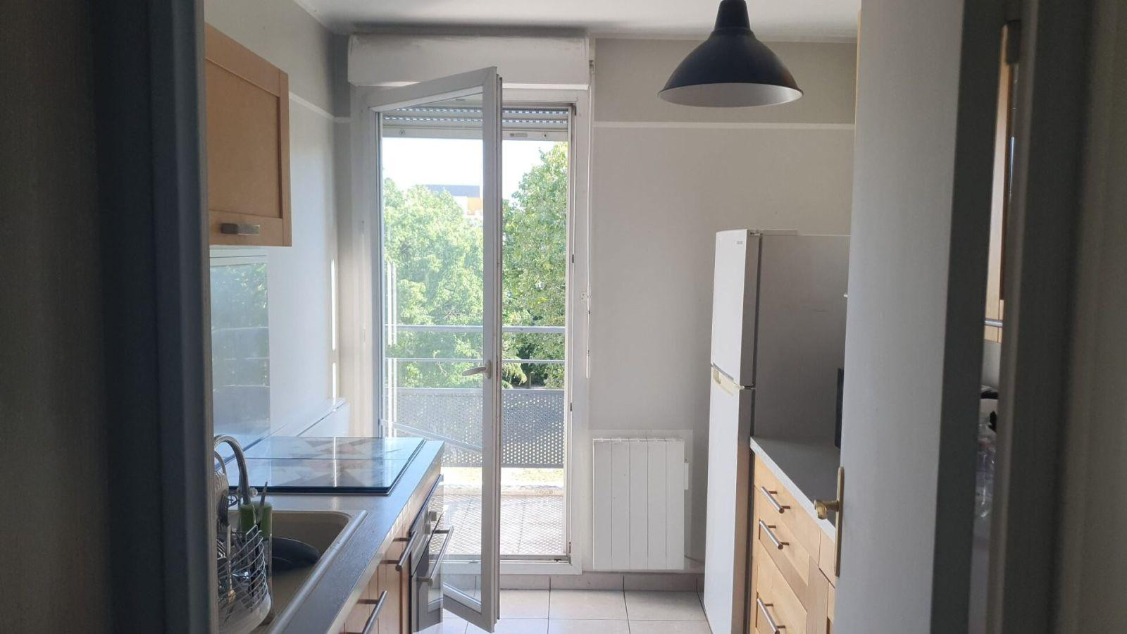 
                                                Colocation
                                                 Chambre meublée dans belle coloc 62m²