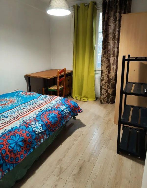 
                                                Colocation
                                                 Chambre meublée dans coloc refaite à neuf 80m²