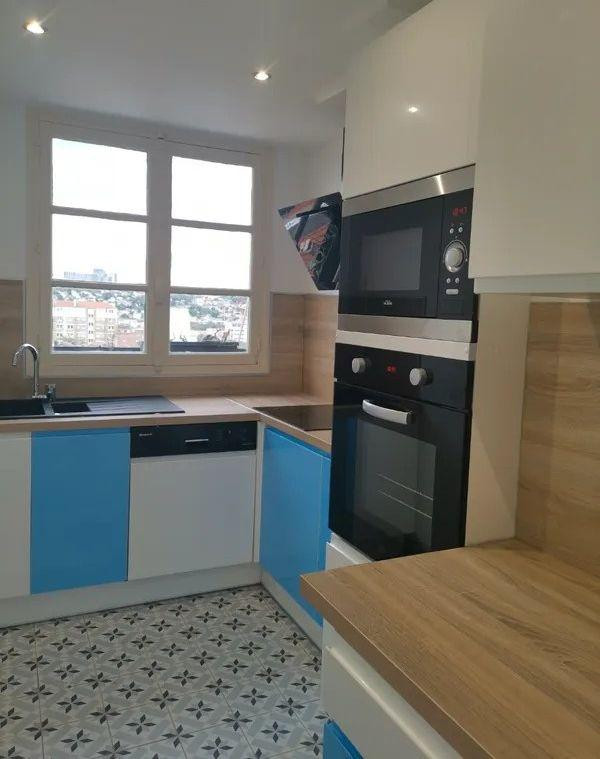 
                                                Colocation
                                                 Chambre meublée dans coloc refaite à neuf 80m²