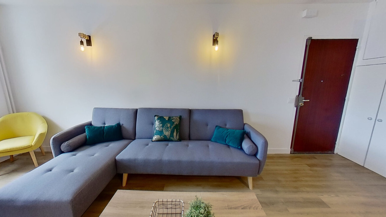 
                                                Colocation
                                                 Chambre meublée dans colocation conviviale