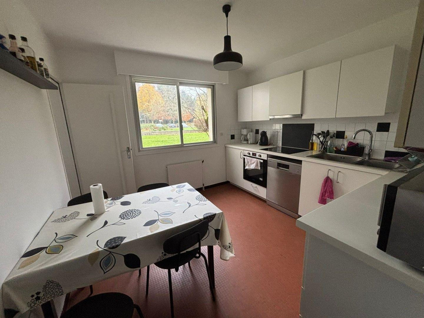 
                                                Colocation
                                                 Chambre meublée dans colocation de 3 chambres