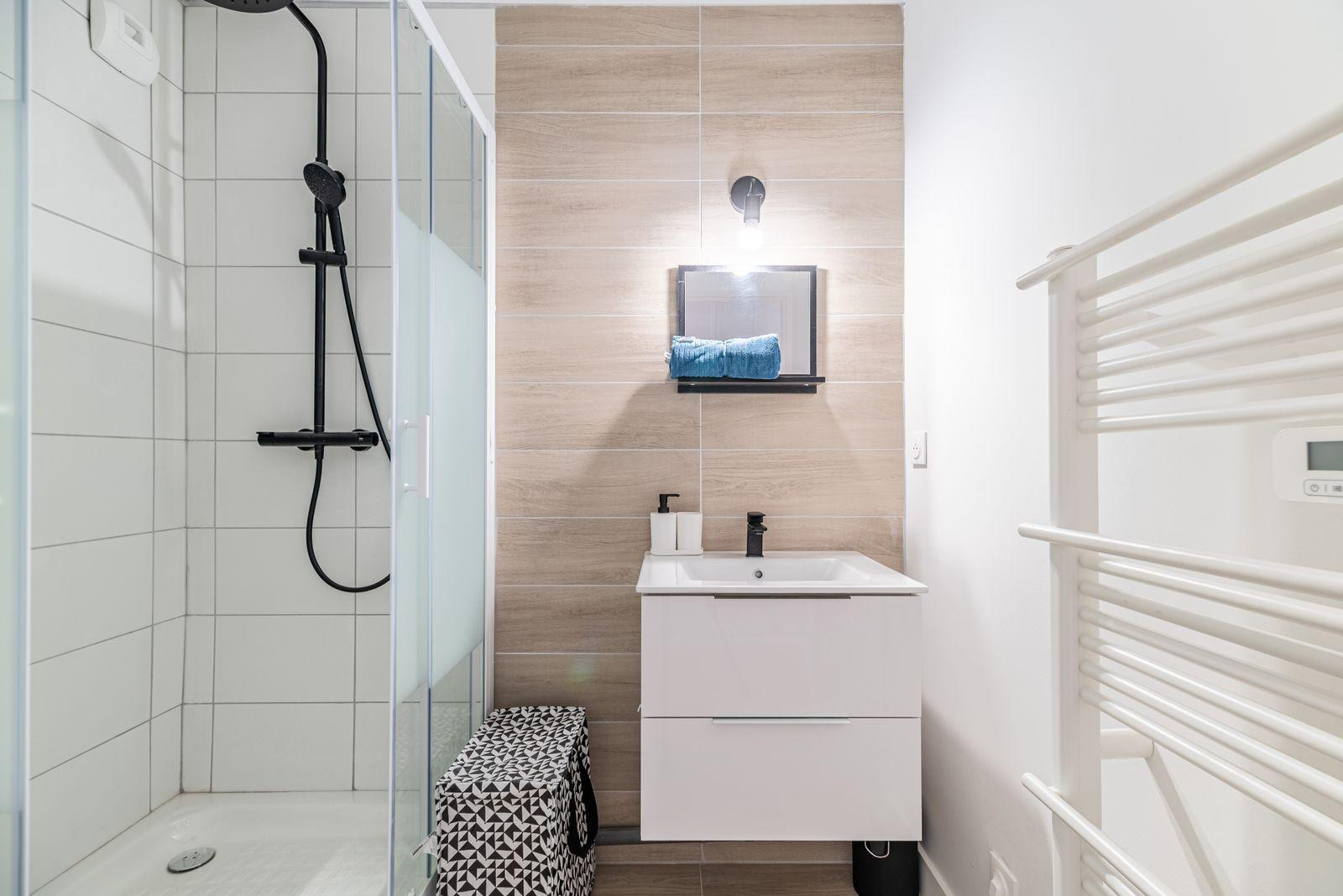 
                                                Colocation
                                                 Chambre meublée dans colocation refaite à neuf