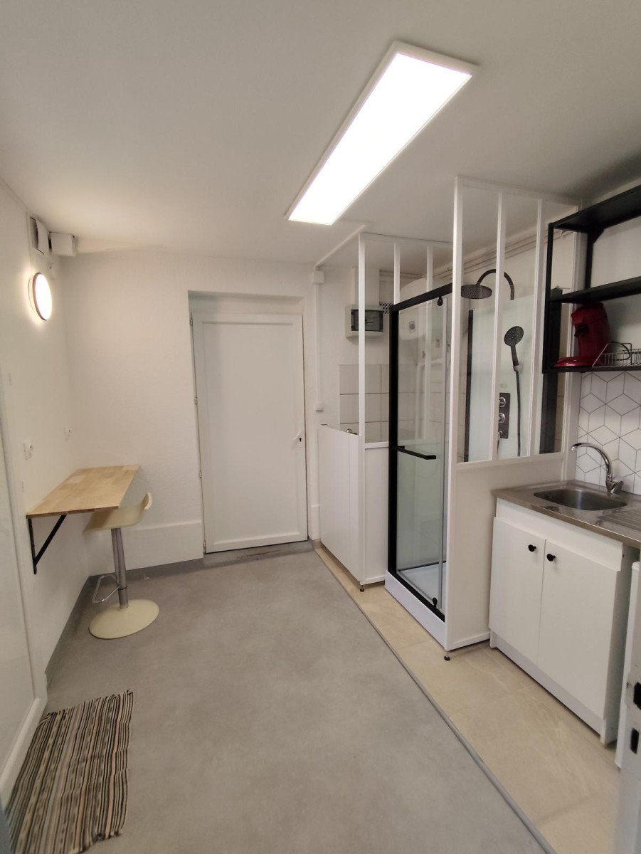 
                                                Colocation
                                                 Chambre meublée dans maison avec accès indépendant