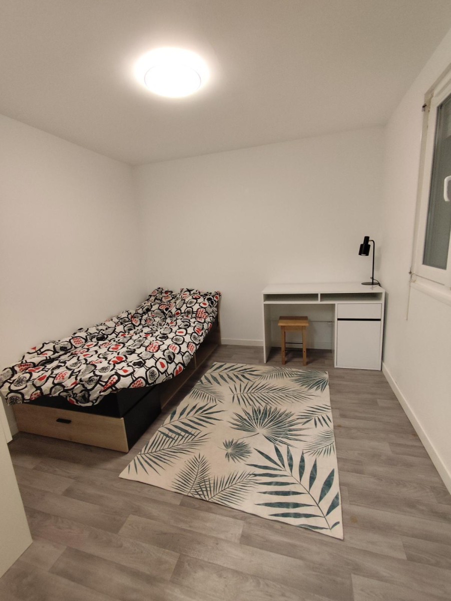 
                                                Colocation
                                                 Chambre meublée dans maison avec accès indépendant