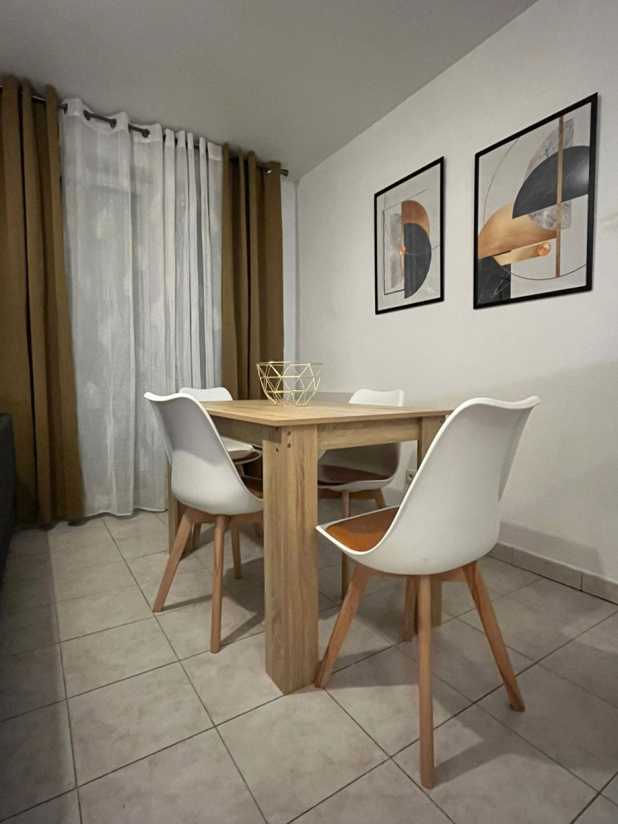 
                                                Colocation
                                                 Chambre meublée dans une colocation aux Argoulets