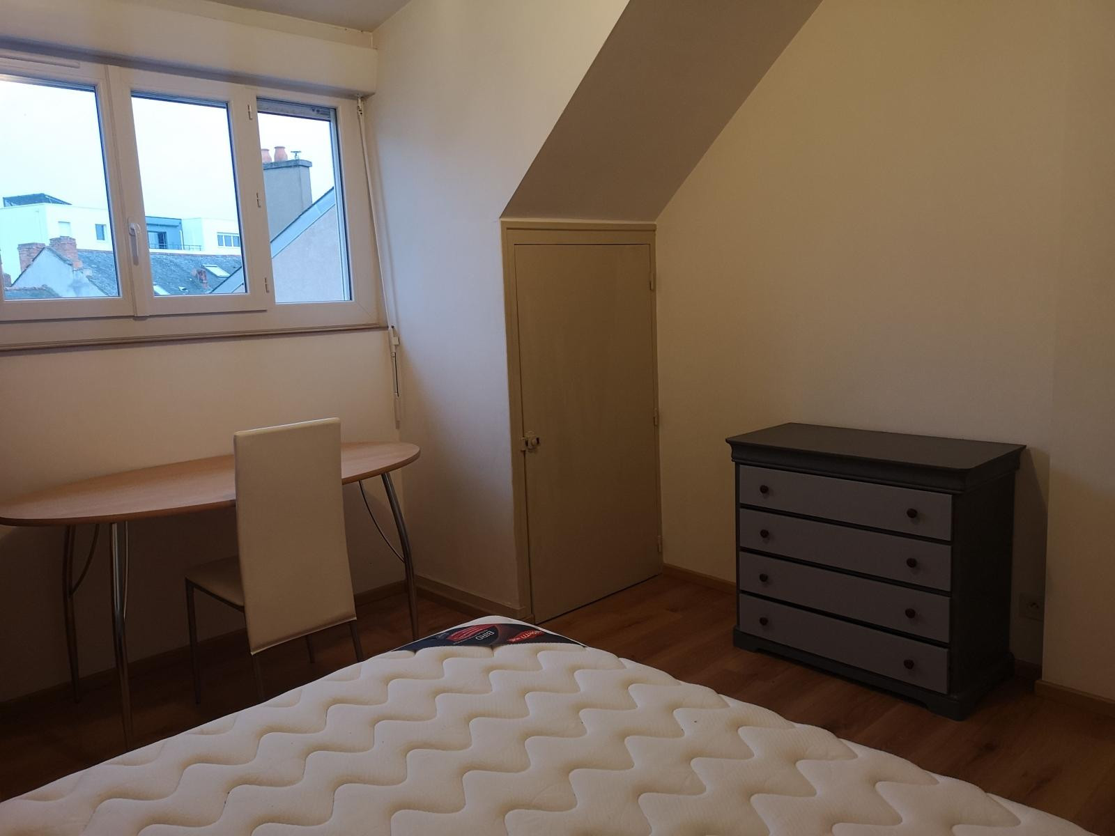 
                                                Colocation
                                                 Chambre meublée en colocation