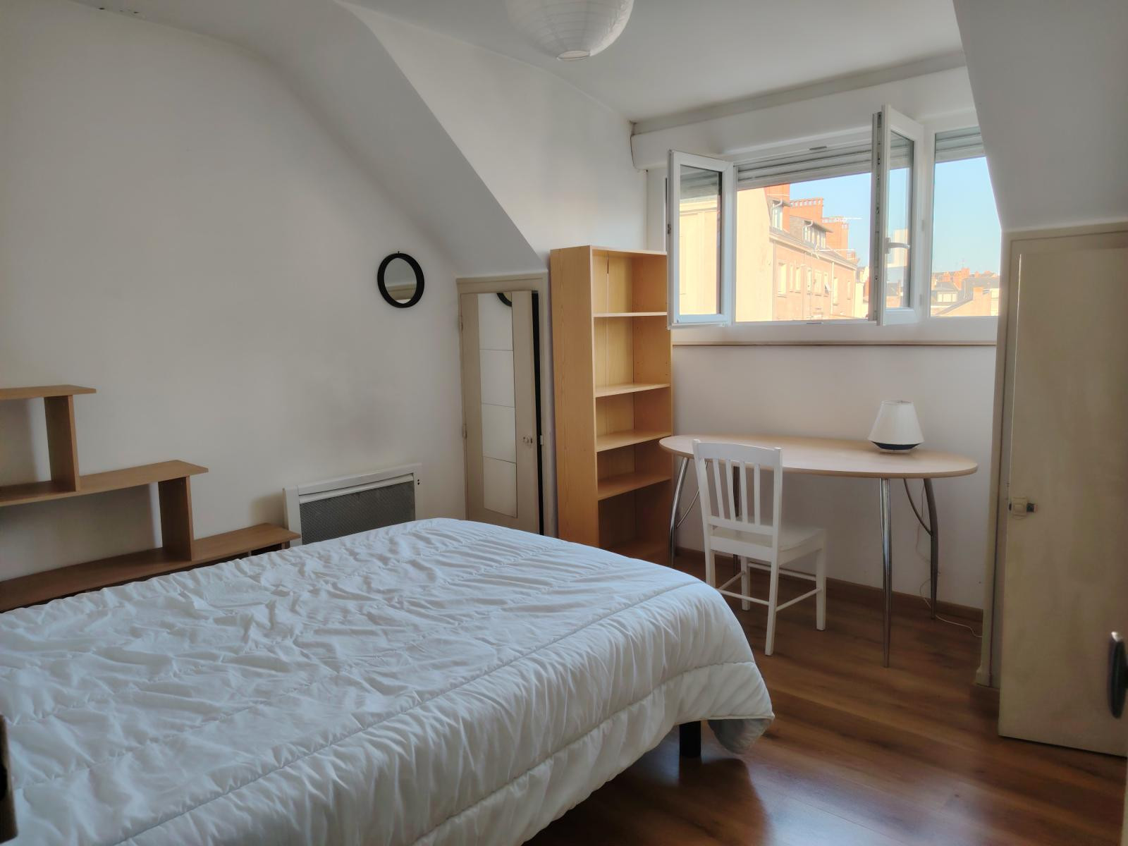 
                                                Colocation
                                                 Chambre meublée en colocation