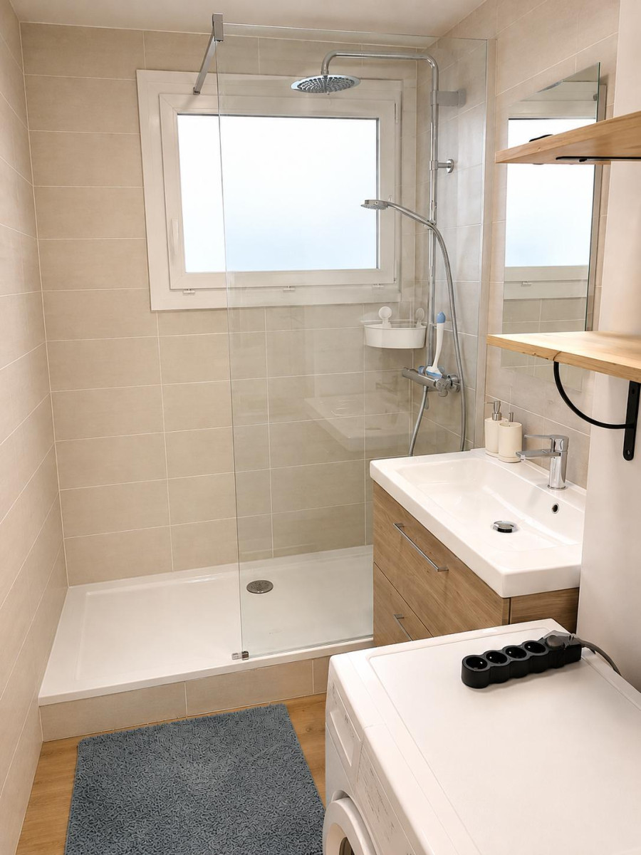 
                                                Location
                                                 Chambre meublée en colocation avec balcon privatif