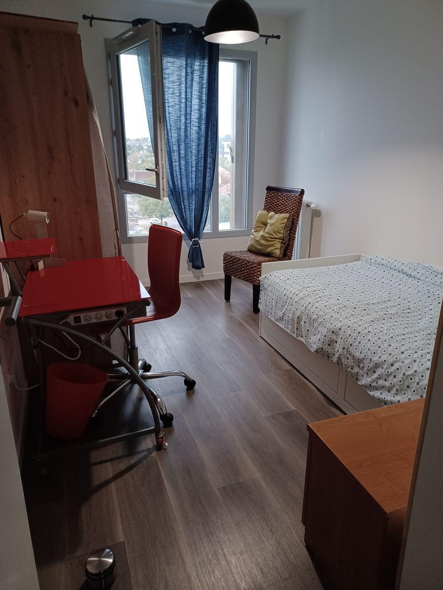
                                                Colocation
                                                 Chambre meublée en colocation conviviale