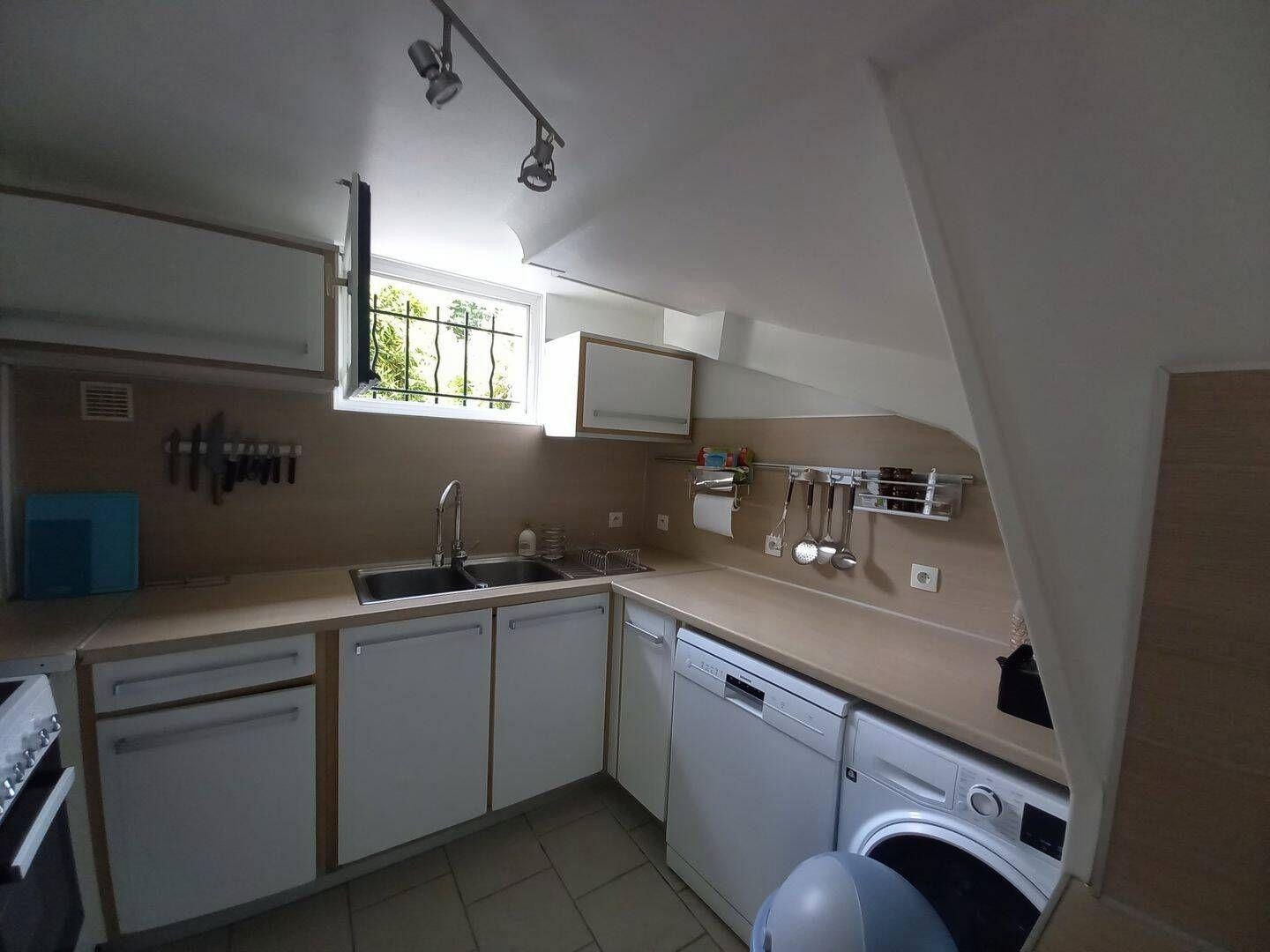 
                                                Colocation
                                                 Chambre meublée indépendante dans coloc rénovée