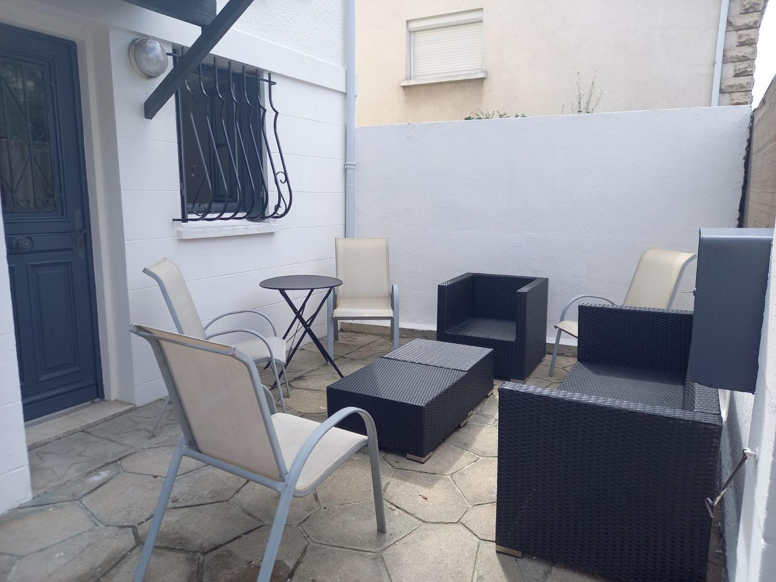 
                                                Colocation
                                                 Chambre meublée indépendante dans coloc rénovée