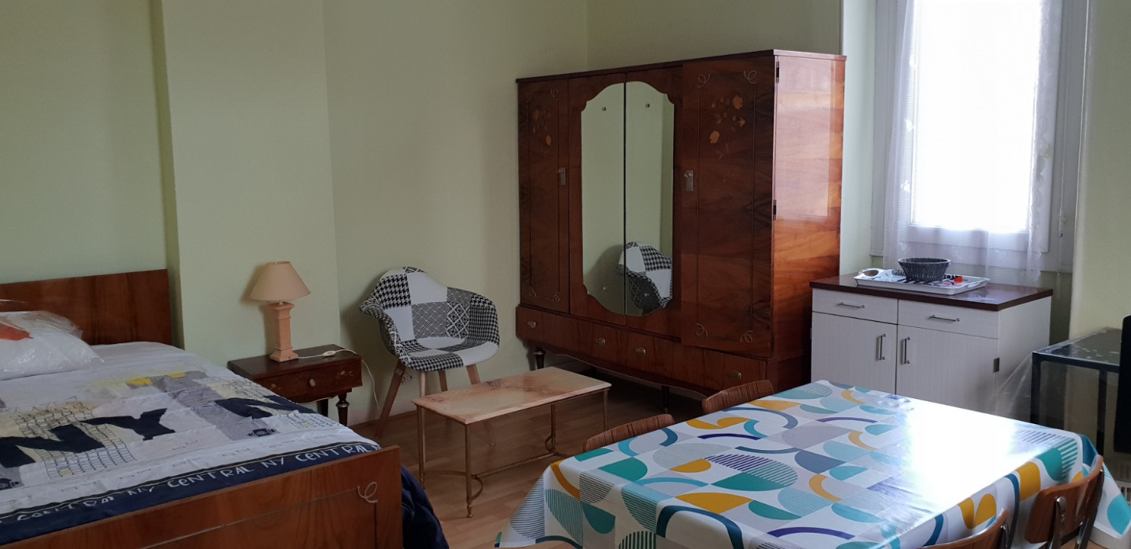 
                                                Location
                                                 CHAMBRE MEUBLEE +Kitchenette  de 21 m2