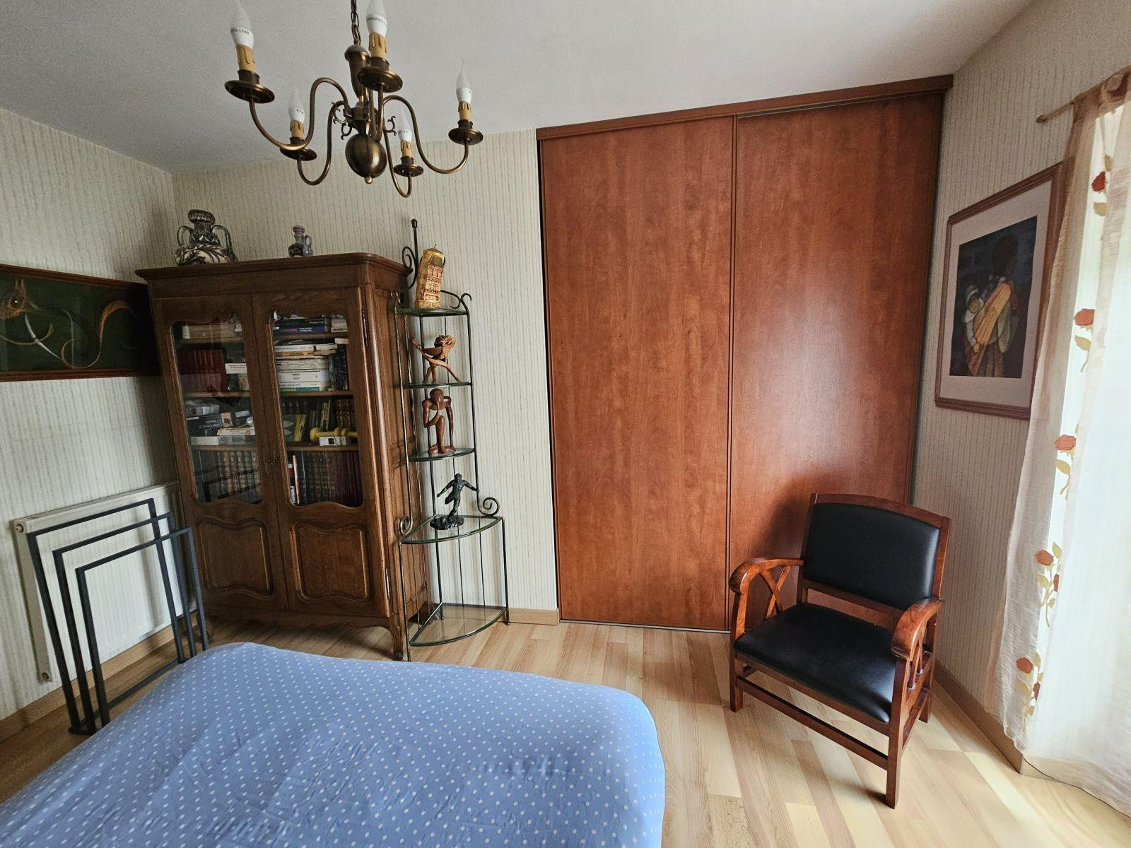 
                                                Colocation
                                                 Chambre meublée maison proche centre ville