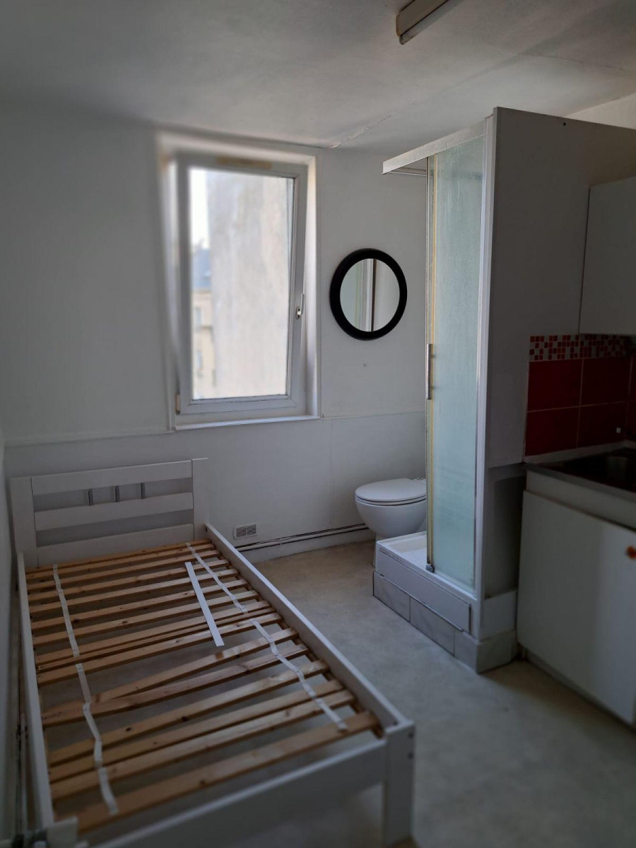 
                                                Colocation
                                                 Chambre meublée toute équipée