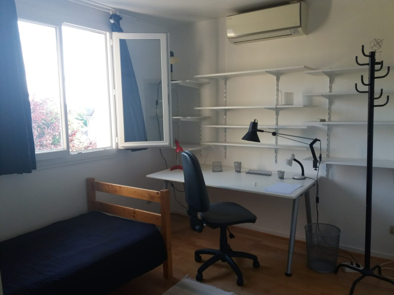 
                                                Colocation
                                                 chambre pour étudiant(e) sympa