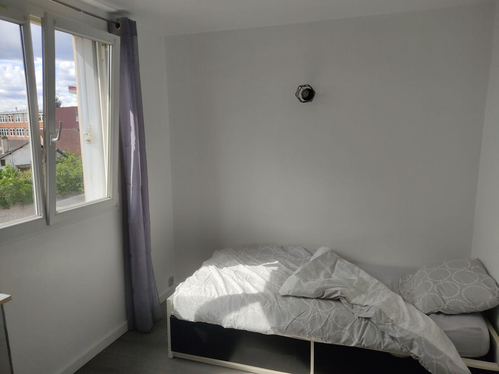 
                                                Colocation
                                                 Chambre pour étudiants.