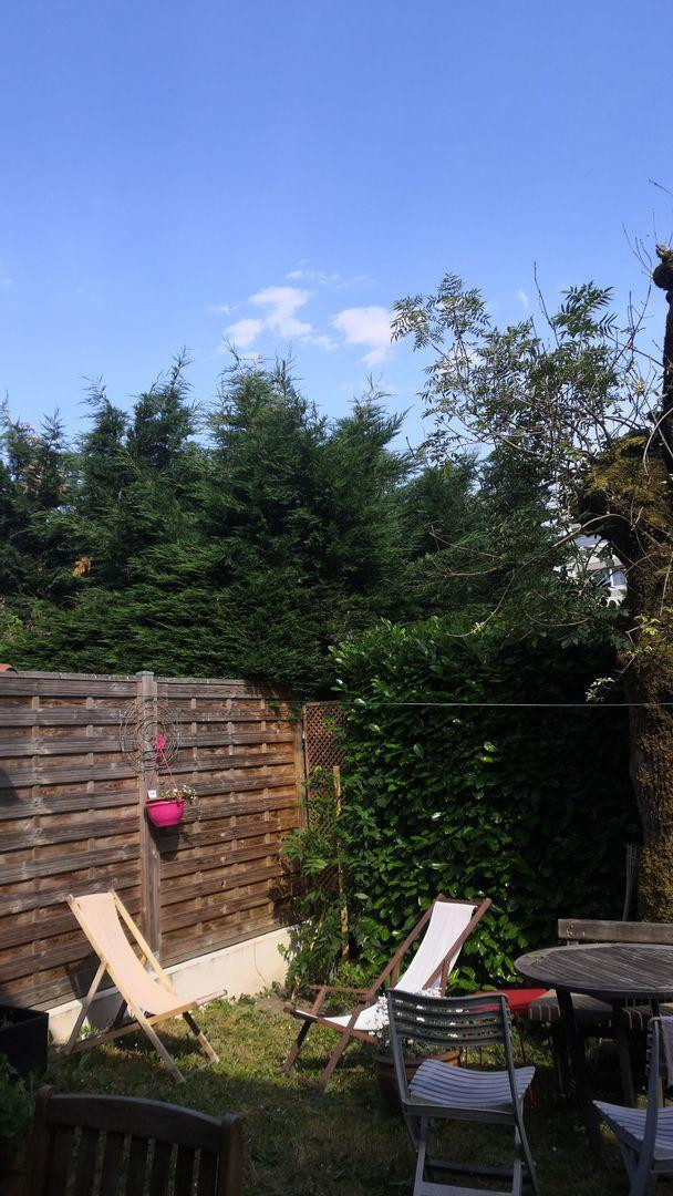 
                                                Colocation
                                                 Chambre près de Genève dans une agréable maison