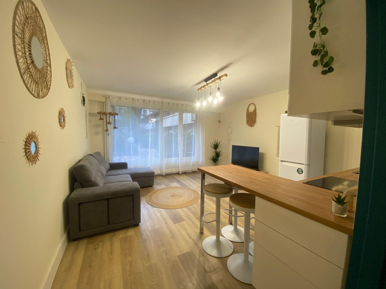 
                                                Location
                                                 Chambre privée 11m² meublée, colocation à Melun