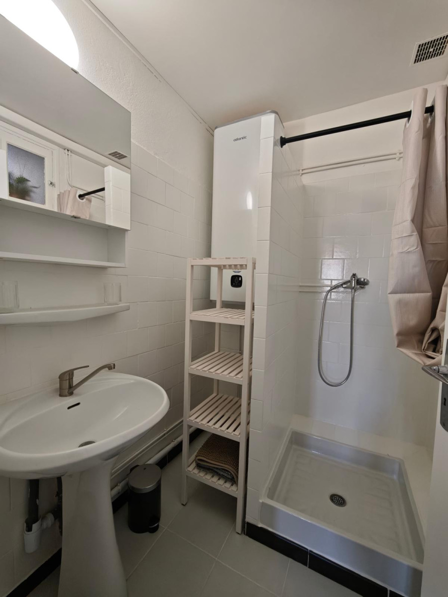 
                                                Colocation
                                                 Chambre privée en colocation - Carpentras