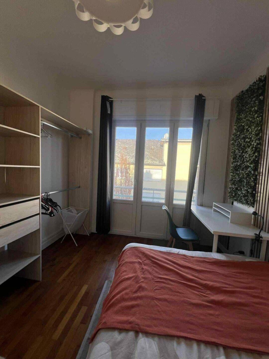 
                                                Location
                                                 Chambre privée lumineuse colocation proche gare