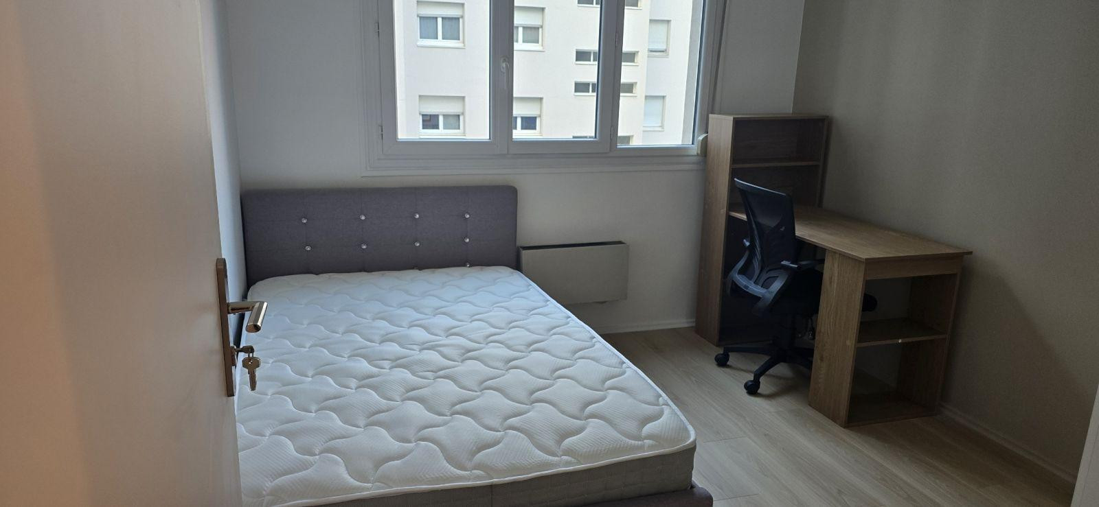 
                                                Colocation
                                                 Chambre rénovée Gratte-Ciel – Métro 2 min – Balcon