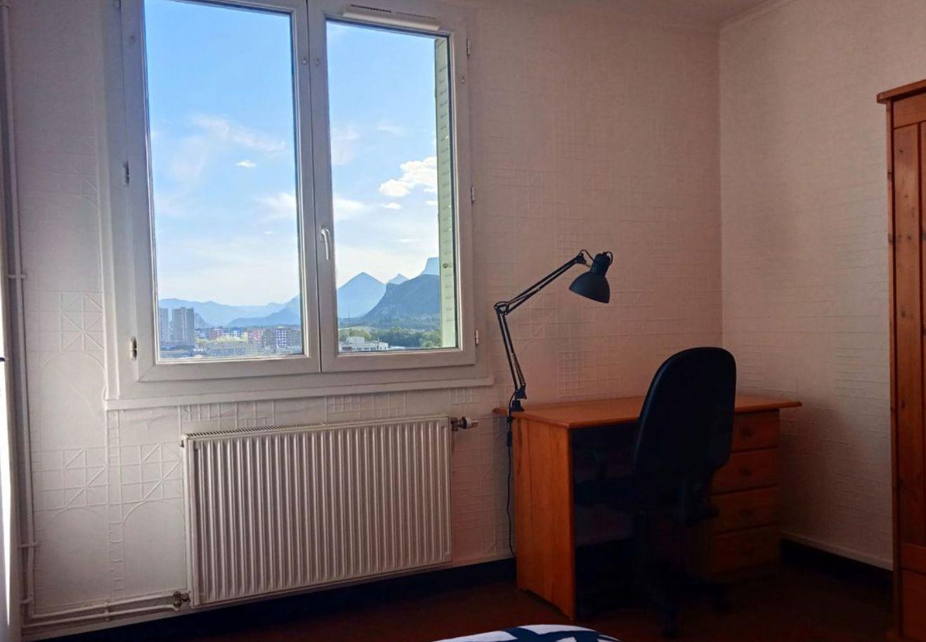 
                                                Colocation
                                                 Chambre saine et lumineuse - bail individuel