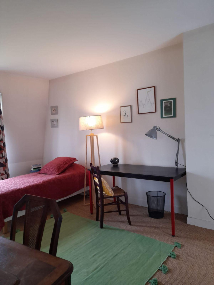 
                                                Colocation
                                                 Chambre + sdb dans maison familiale proche Paris