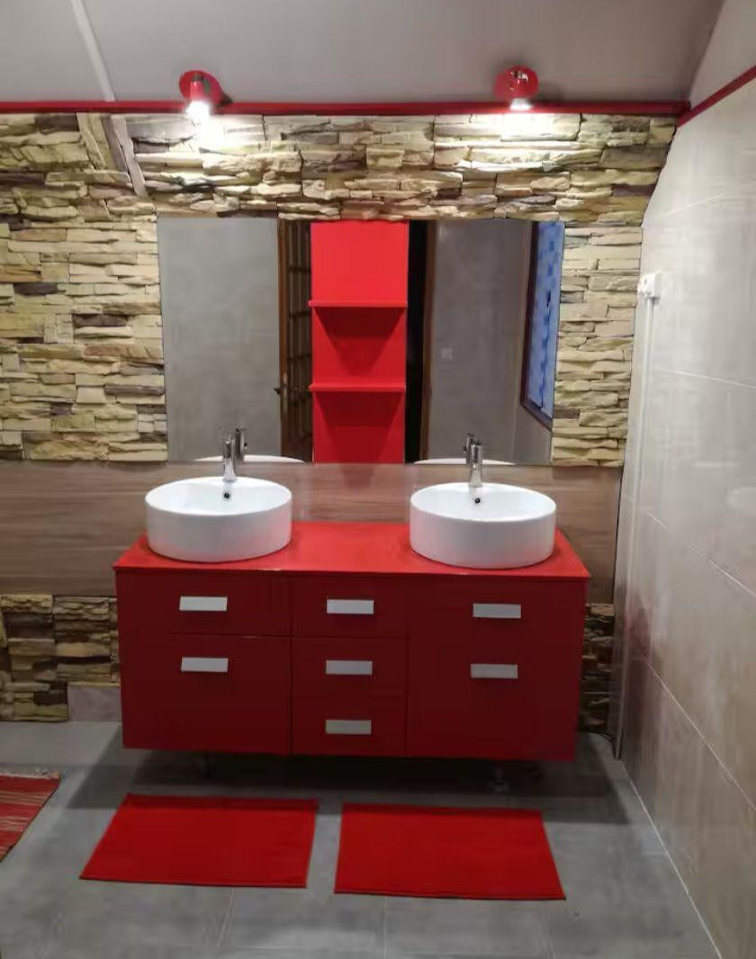 
                                                Colocation
                                                 Chambre/suite de 45m2