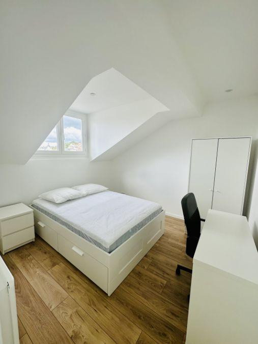 
                                                Location
                                                 Chambres de 12 m2 100% femmes