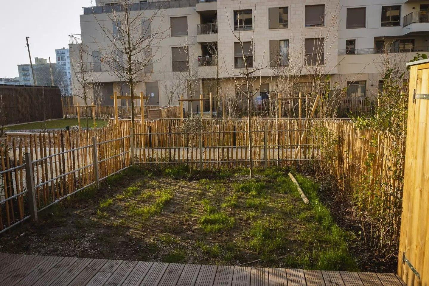 
                                                Colocation
                                                 Chambres dispo dans coloc 107m²