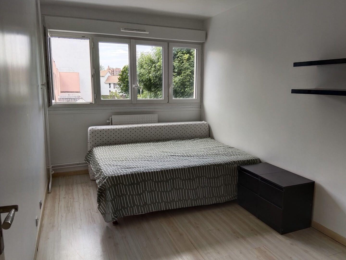 
                                                Colocation
                                                 Chambres dispo dans DUPLEX 95m² avec balcon