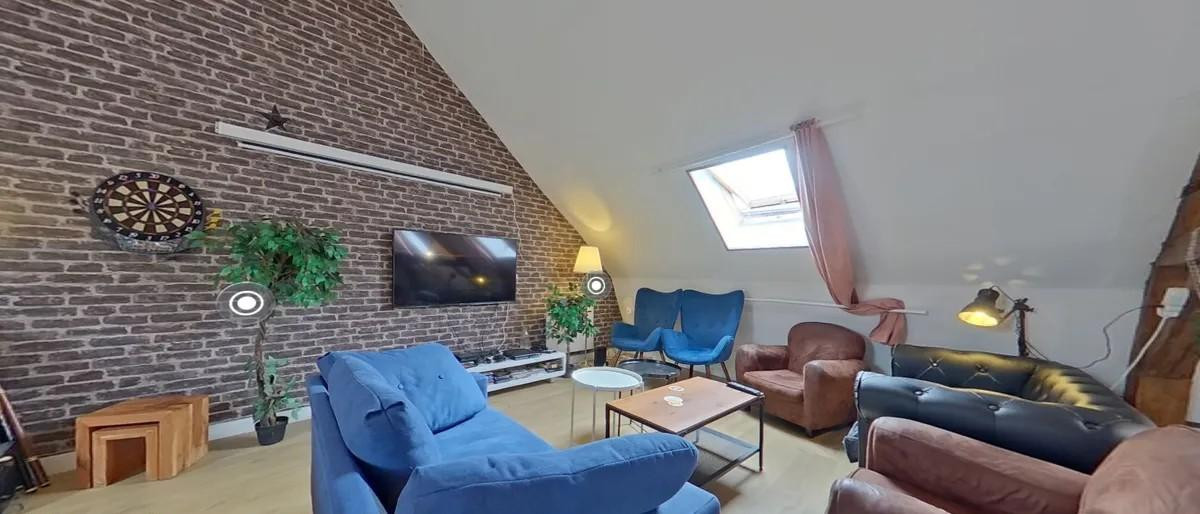 
                                                Colocation
                                                 Chambres dispos dans coloc 152m²