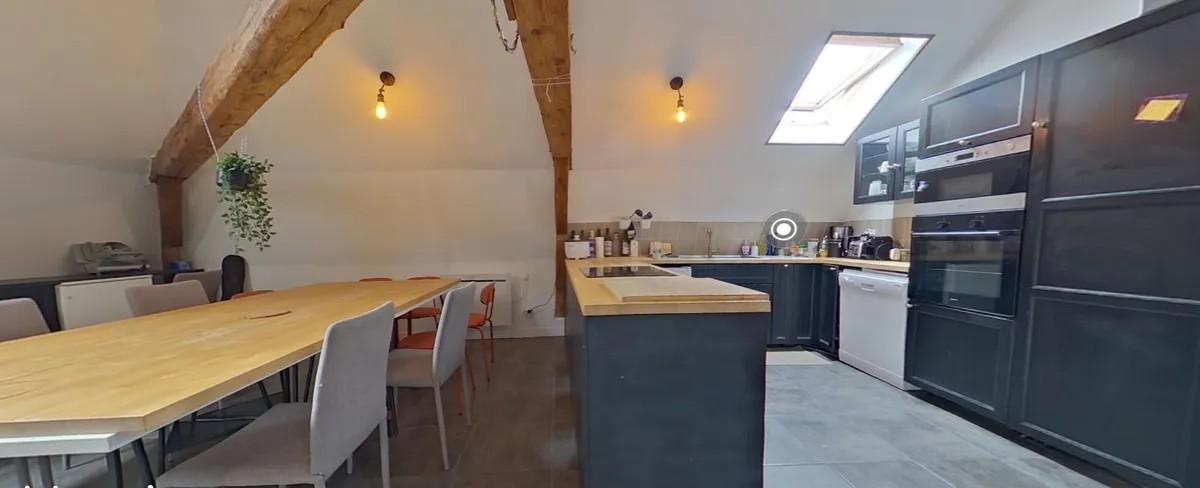 
                                                Colocation
                                                 Chambres dispos dans coloc 152m²