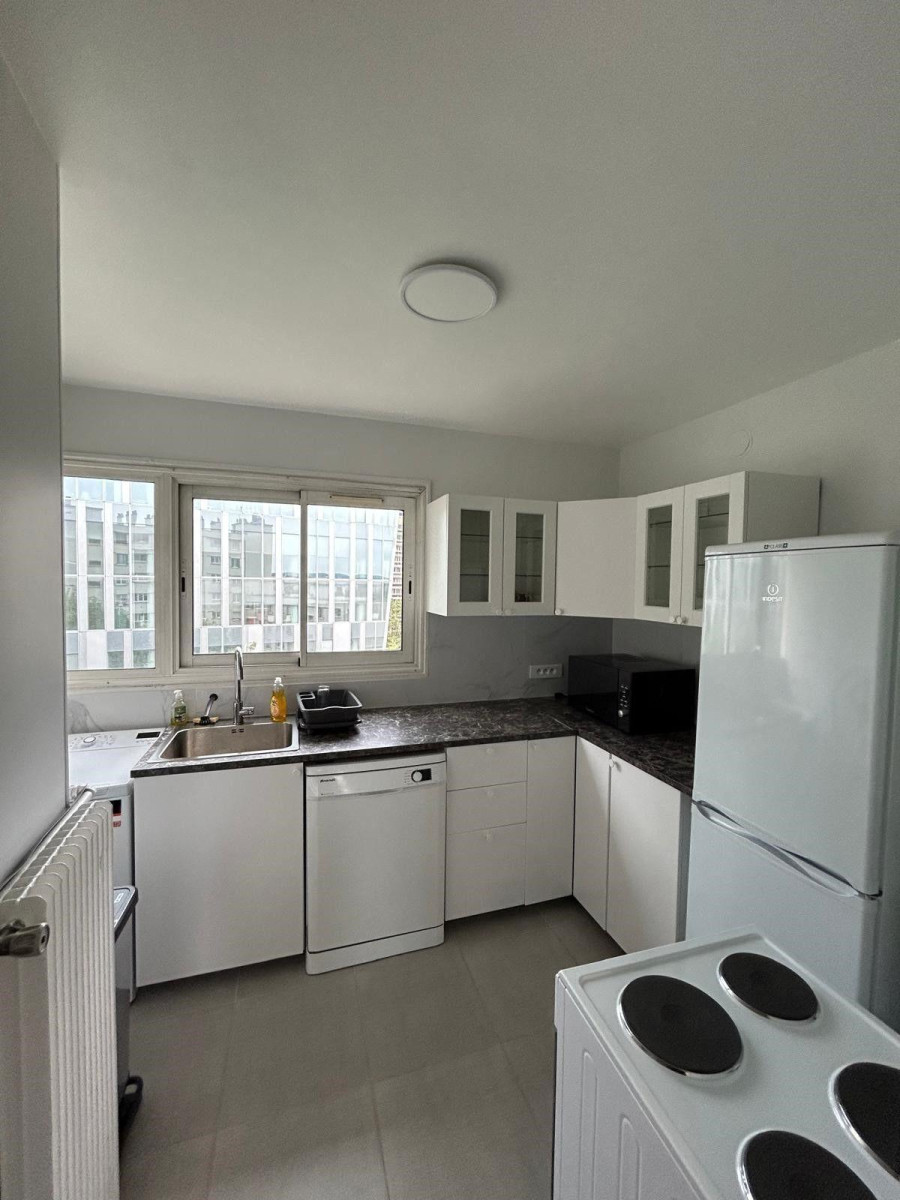 
                                                Colocation
                                                 Chambres dispos dans coloc lumineuse 77m²