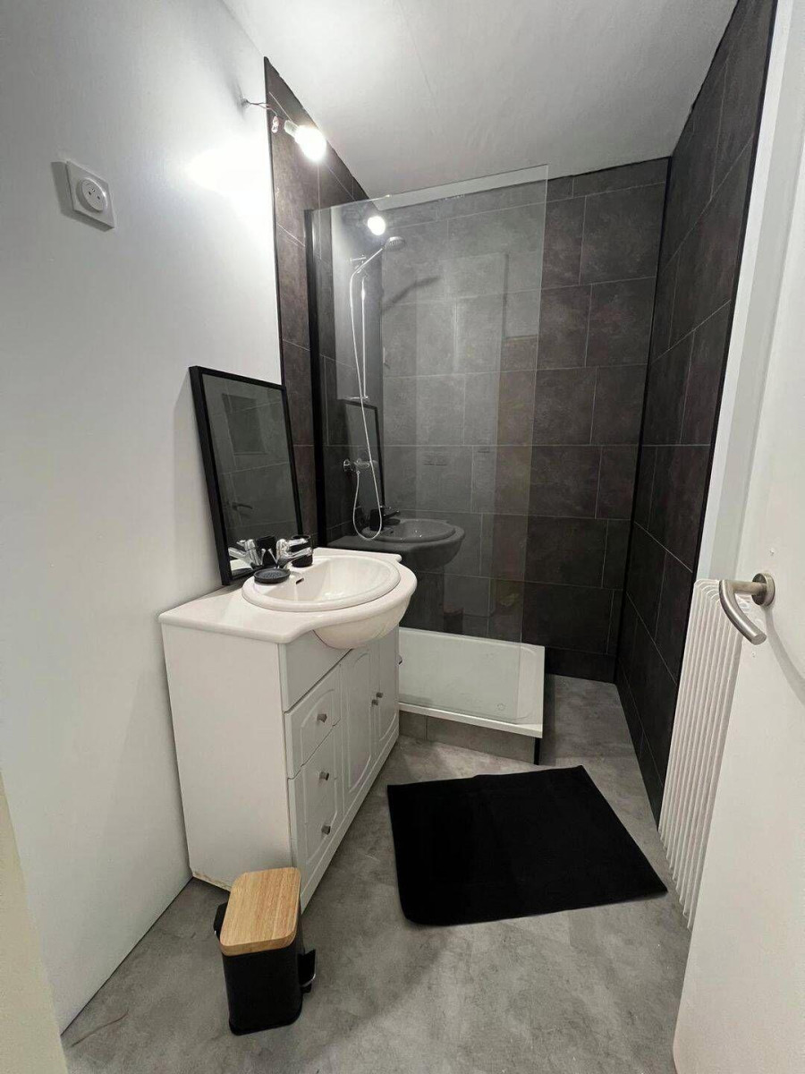 
                                                Colocation
                                                 Chambres dispos dans coloc rénovée 72m²