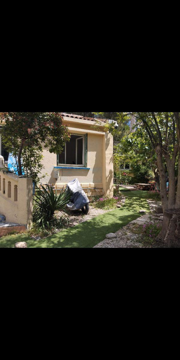 
                                                Colocation
                                                 Chambres en Coliving / Villa, wifi, vallon