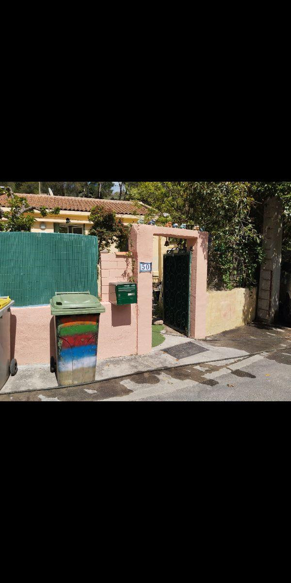 
                                                Colocation
                                                 Chambres en Coliving / Villa, wifi, vallon