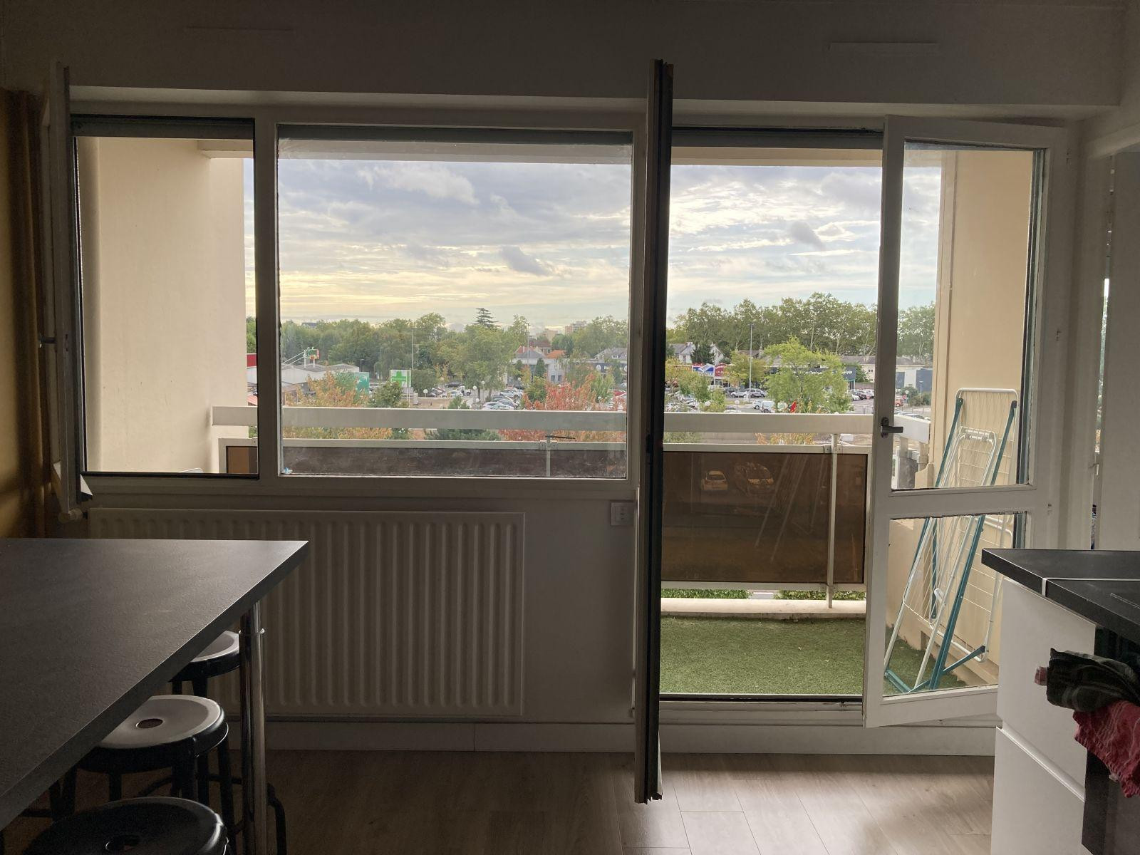 
                                                Colocation
                                                 Chambres en colocation *tramway & commerces*