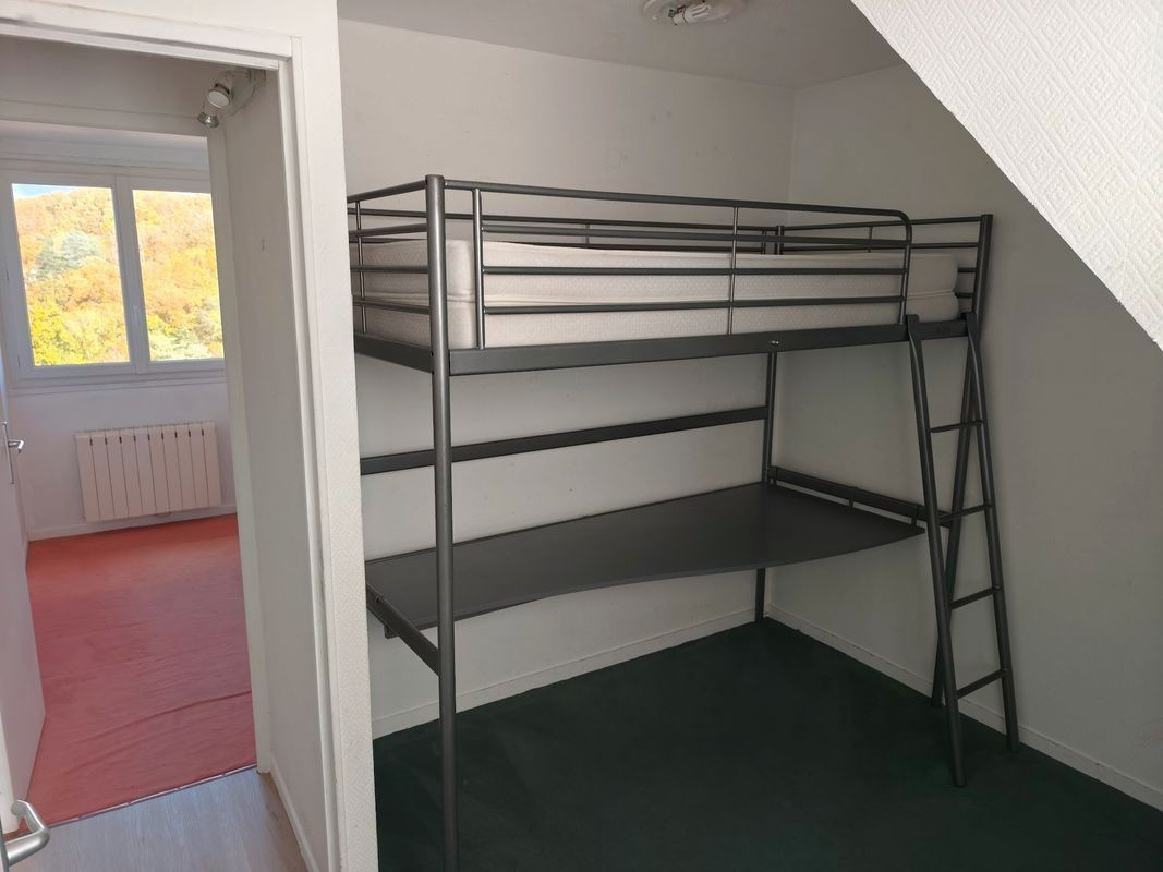 
                                                Colocation
                                                 Chambres meublées à louer à partir de 550 euros