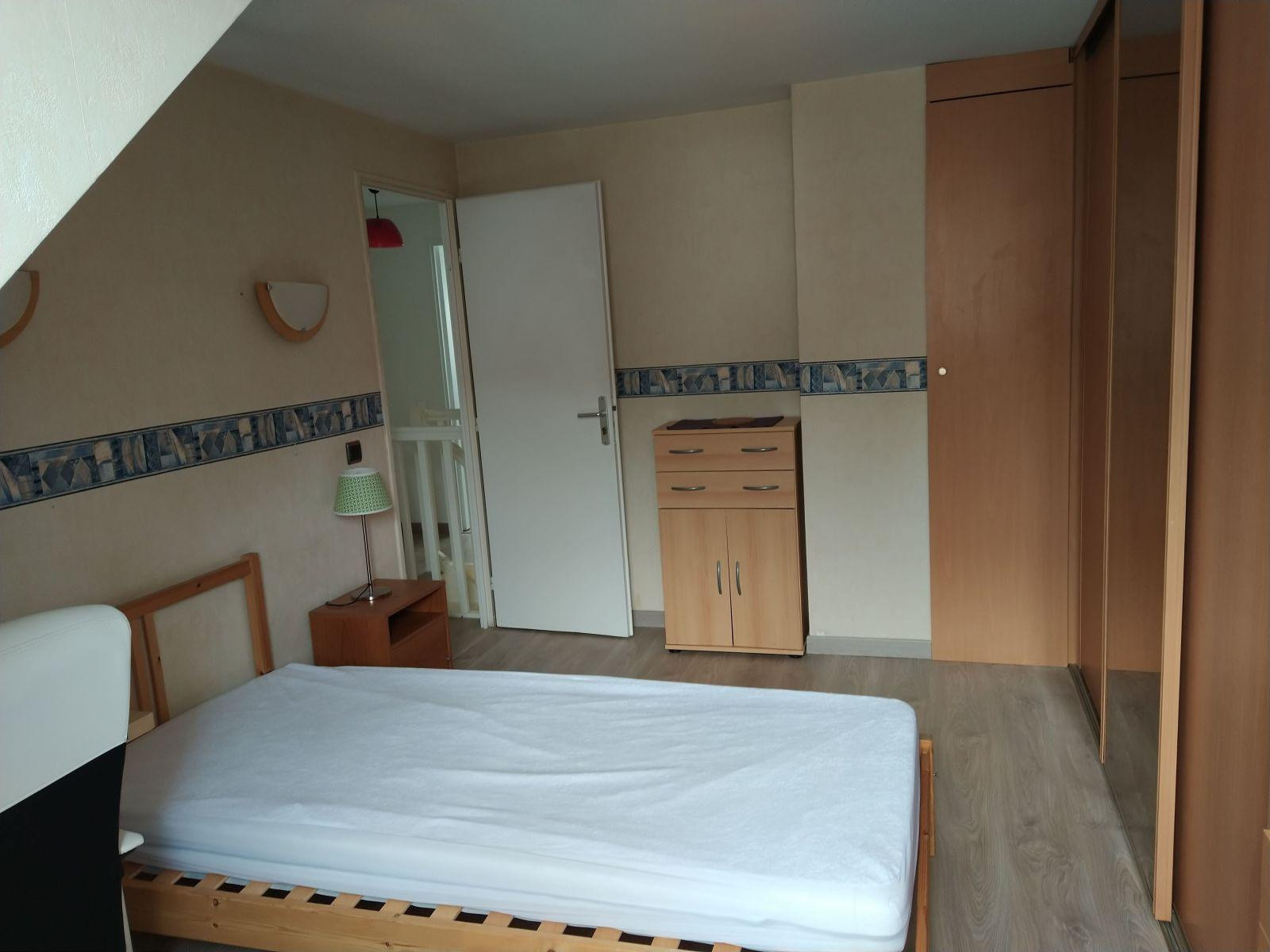 
                                                Colocation
                                                 Chambres meublées maison rue abbaye Cergy préf