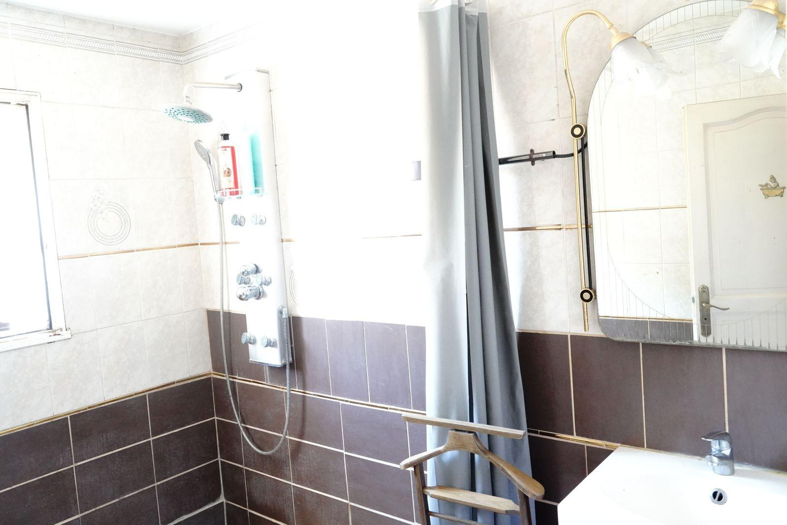 
                                                Colocation
                                                 Chambres meublées pour étudiants ou jeunes actifs