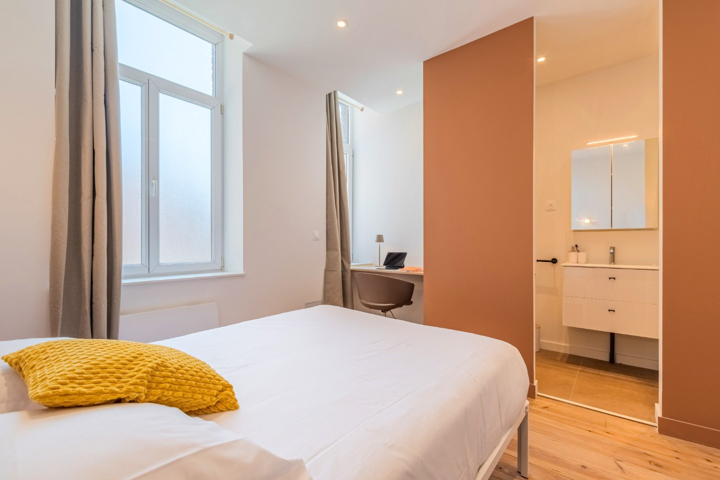 
                                                Colocation
                                                 Chambres privées avec sdb - Coliving - Centre