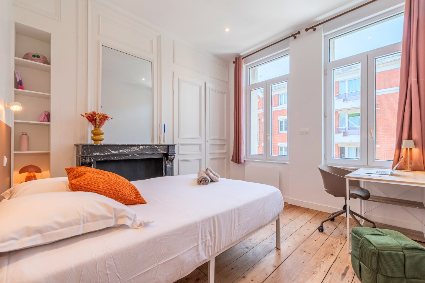 
                                                Colocation
                                                 Chambres privées avec sdb - Coliving - Centre