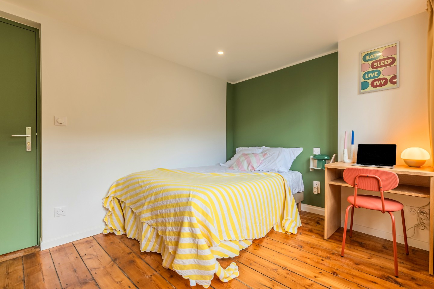 
                                                Location
                                                 Chambres privées avec sdb en coliving - Centre