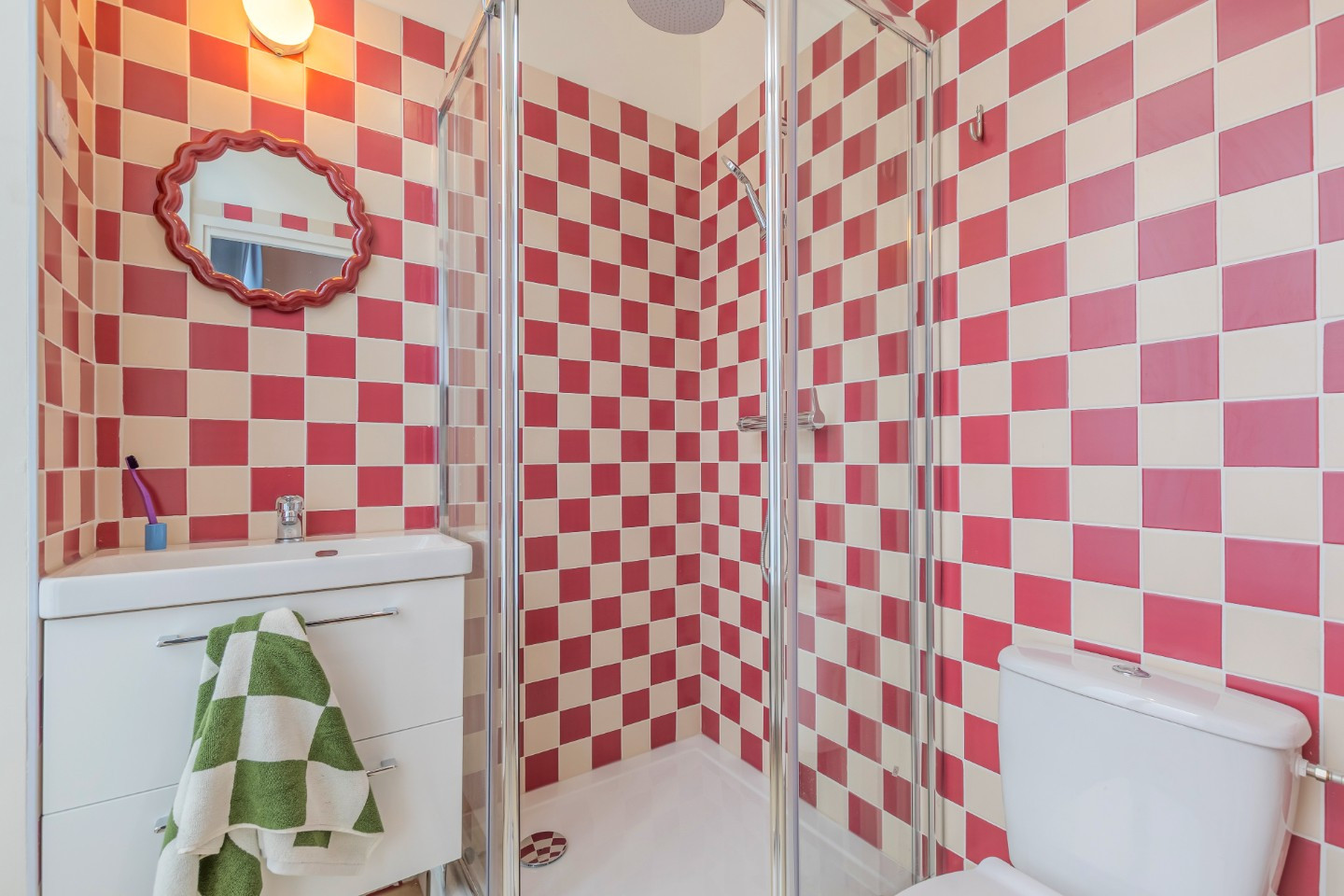 
                                                Location
                                                 Chambres privées avec sdb en coliving - Centre