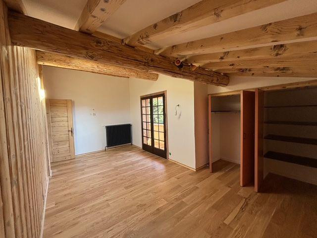 
                                                Location
                                                 CHAMONIX CHALET 9 PIECES ENTIEREMENT RENOVÉ