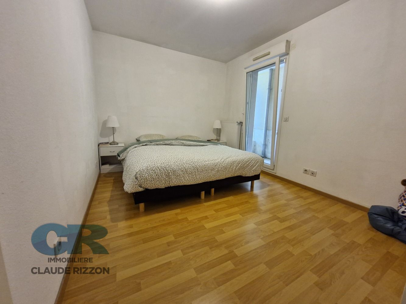 
                                                Vente
                                                 CHAMPIGNEULLES - 3 pièces à vendre