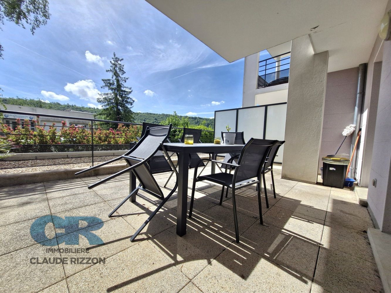 
                                                Vente
                                                 CHAMPIGNEULLES - 3 pièces à vendre