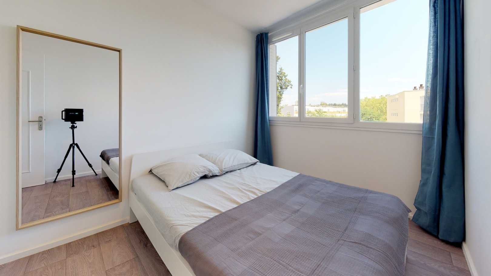 
                                                Colocation
                                                 Chambre en colocation appartement meublé