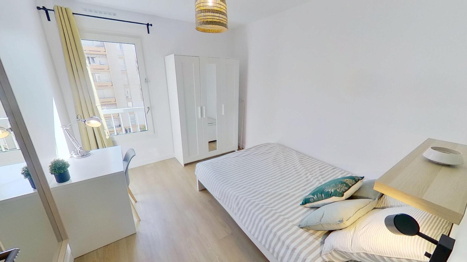 
                                                Colocation
                                                 Chambre en colocation appartement meublé